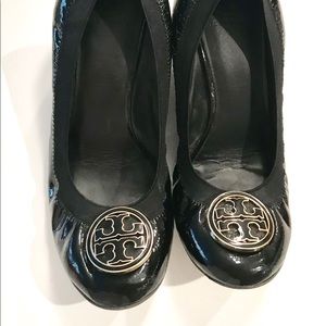 Tory Burch Black Caroline Wedges (like new)
